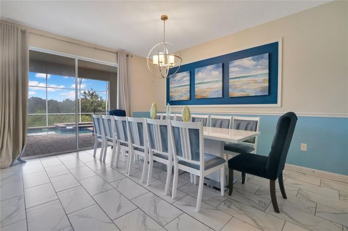 Image No.8-8 Bed House for sale