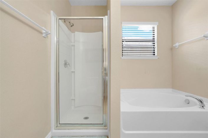 Image No.20-6 Bed House for sale