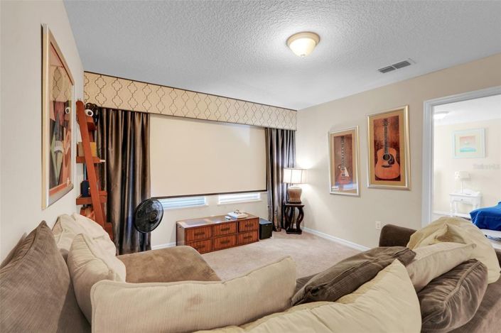 Image No.36-6 Bed House for sale