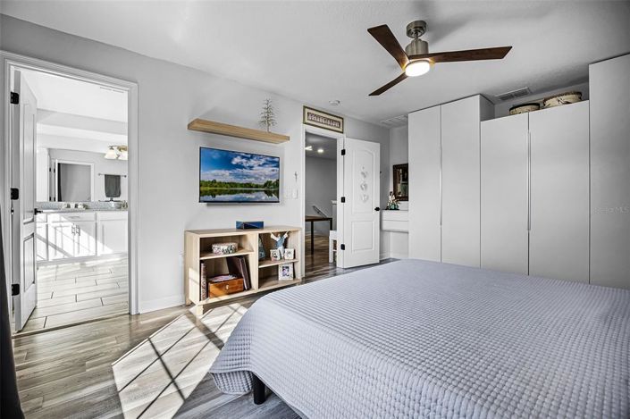 Image No.27-4 Bed Townhouse for sale