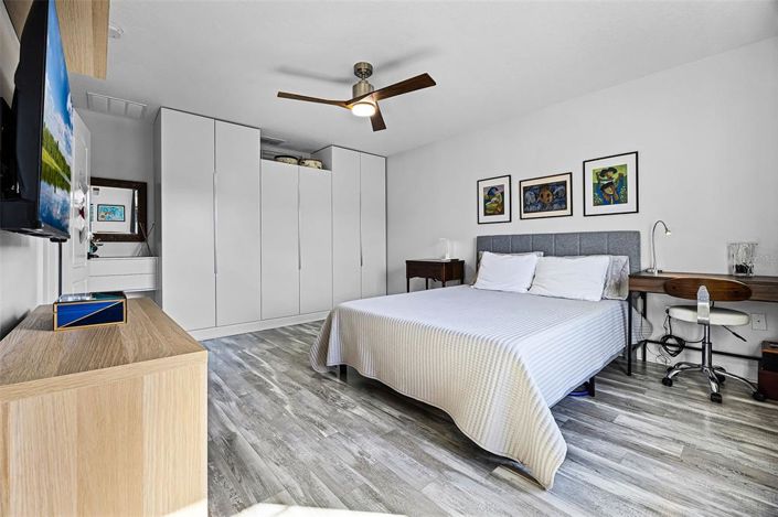 Image No.28-4 Bed Townhouse for sale