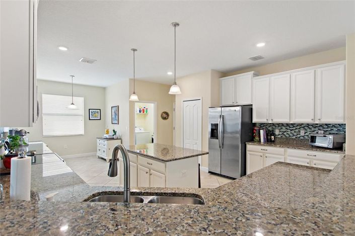 Image No.9-4 Bed House for sale