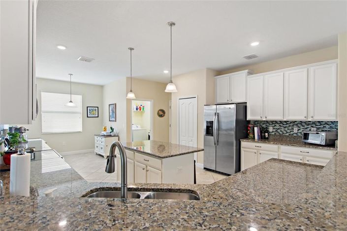 Image No.8-4 Bed House for sale