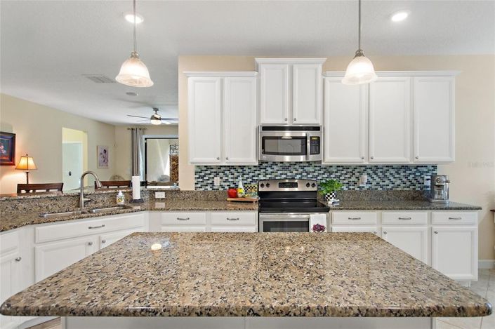 Image No.10-4 Bed House for sale