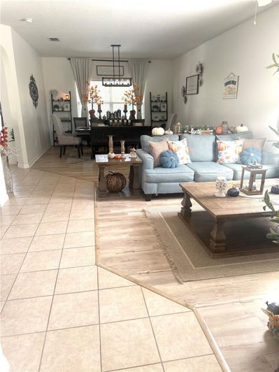 Image No.11-5 Bed House for sale