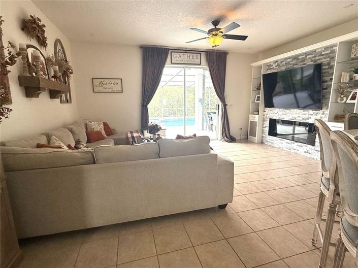 Image No.17-5 Bed House for sale