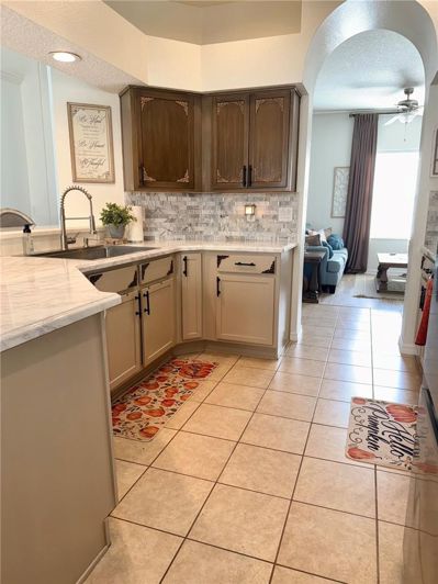 Image No.25-5 Bed House for sale