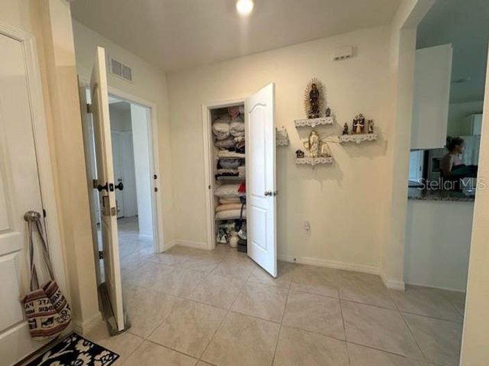 Image No.19-4 Bed House for sale