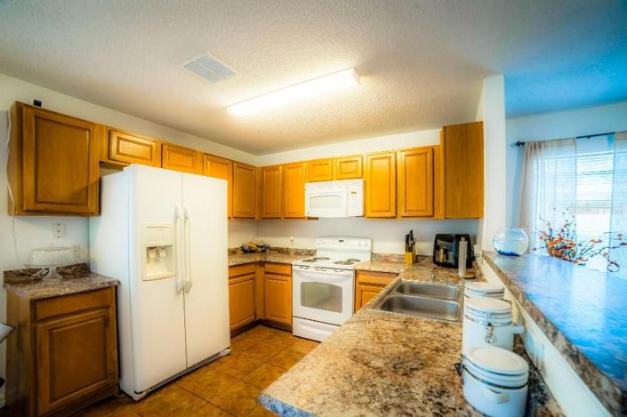 Image No.12-4 Bed House for sale