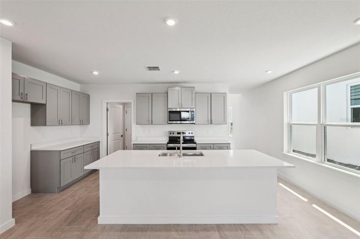 Image No.12-4 Bed House for sale