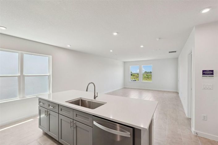 Image No.14-4 Bed House for sale