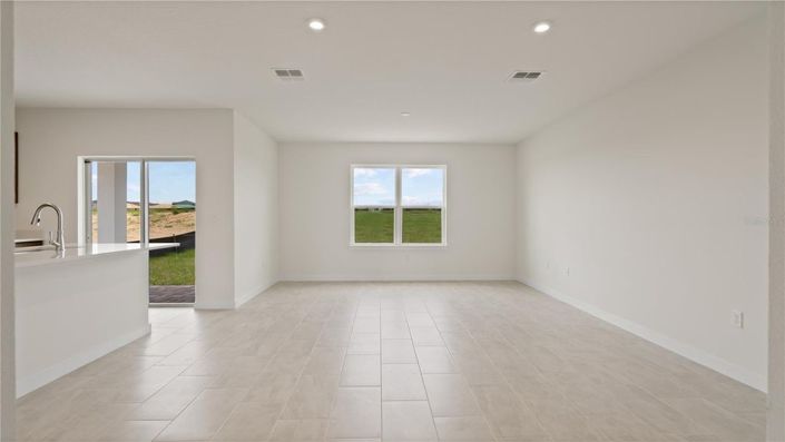 Image No.11-3 Bed House for sale