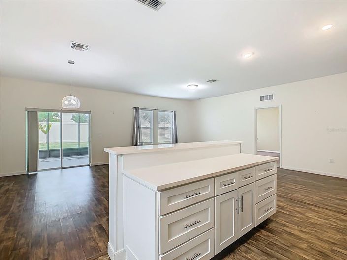 Image No.11-3 Bed House for sale