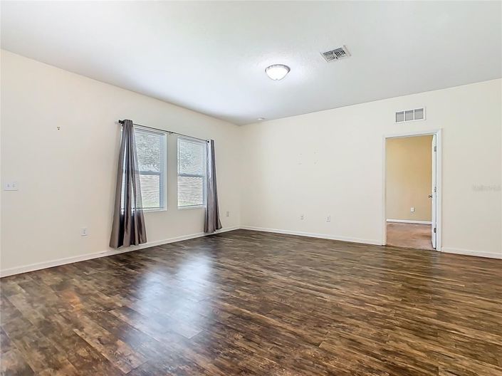 Image No.18-3 Bed House for sale