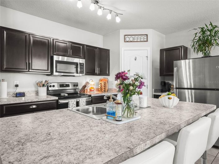 Image No.6-4 Bed House for sale