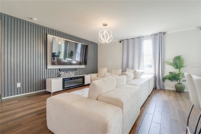 Image No.17-4 Bed House for sale