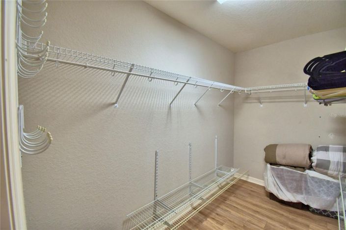 Image No.10-3 Bed House for sale