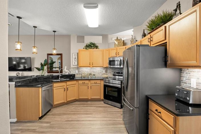 Image No.12-4 Bed House for sale