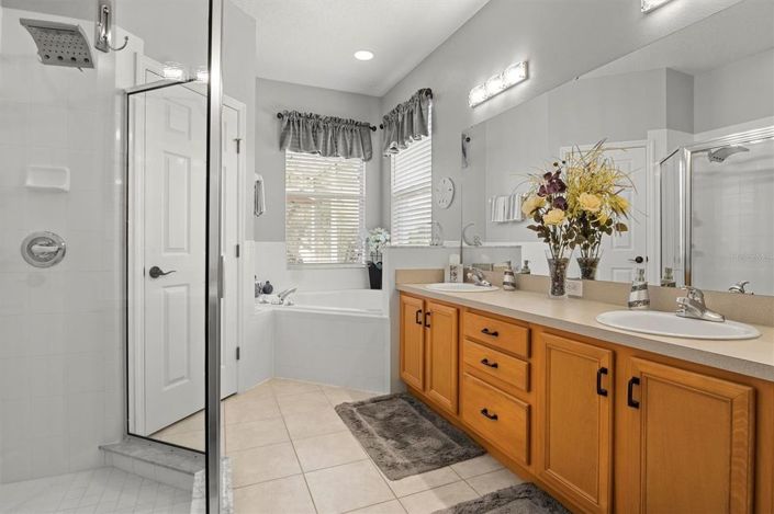 Image No.22-4 Bed House for sale