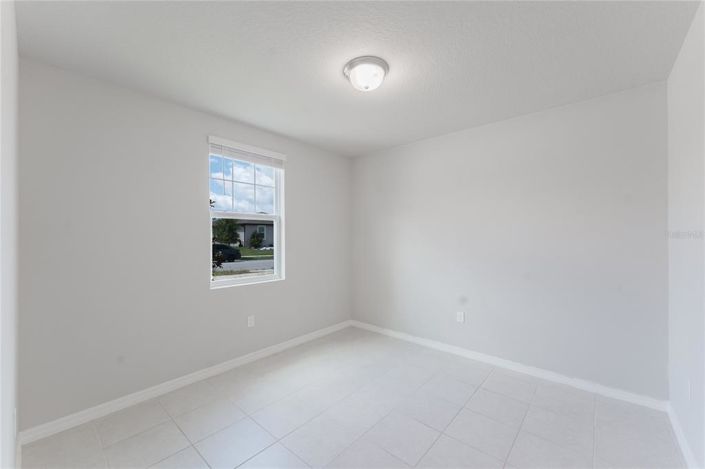 Image No.11-3 Bed House for sale