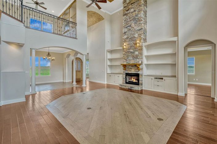 Image No.12-5 Bed House for sale