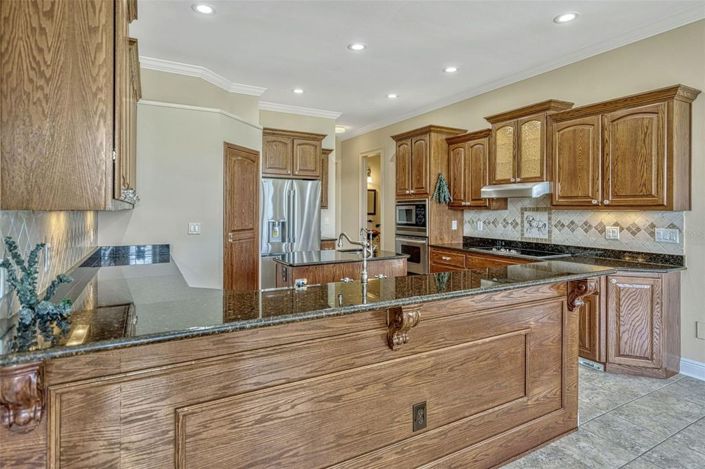 Image No.16-5 Bed House for sale