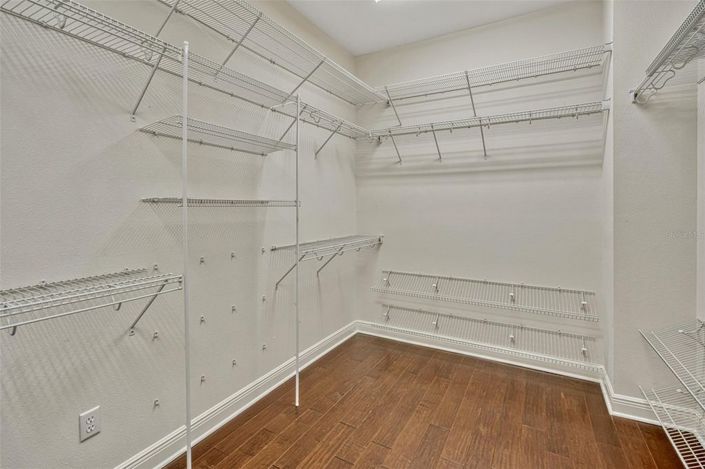 Image No.30-5 Bed House for sale