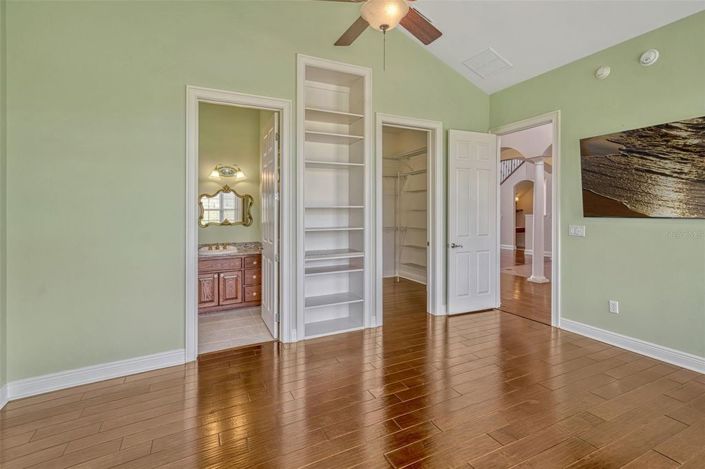 Image No.32-5 Bed House for sale