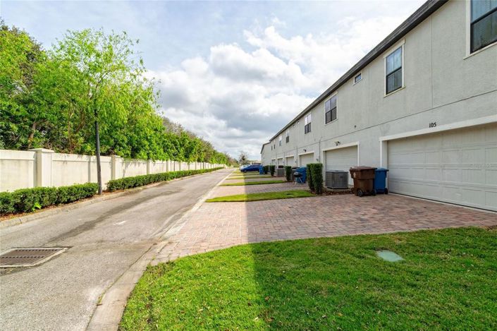 Image No.11-2 Bed Townhouse for sale