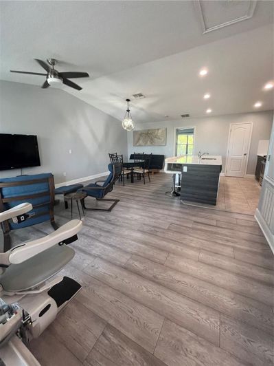 Image No.15-2 Bed Townhouse for sale