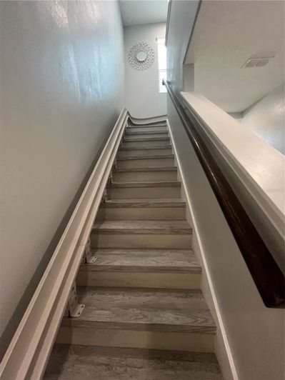 Image No.17-2 Bed Townhouse for sale