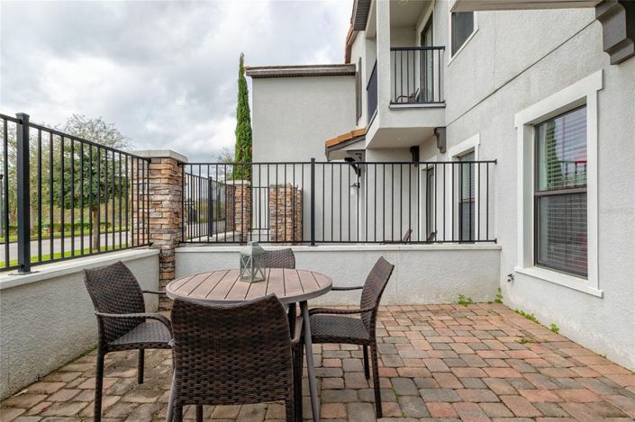 Image No.6-2 Bed Townhouse for sale