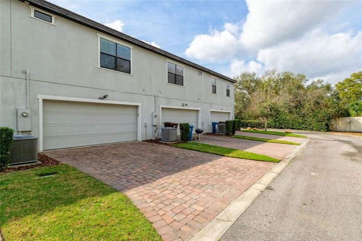 Image No.10-2 Bed Townhouse for sale