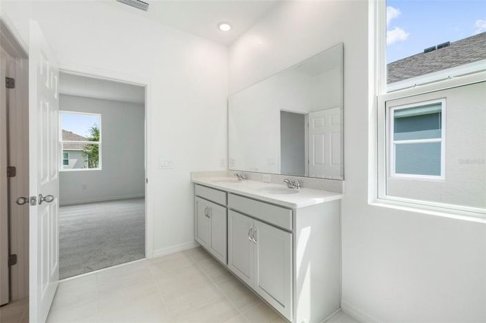 Image No.10-4 Bed House for sale