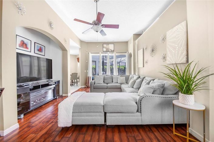 Image No.11-5 Bed House for sale