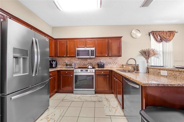 Image No.17-5 Bed House for sale