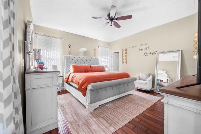 Image No.25-5 Bed House for sale