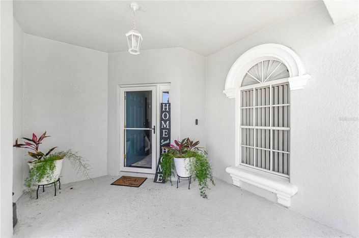 Image No.8-5 Bed House for sale