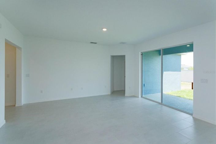 Image No.10-4 Bed House for sale