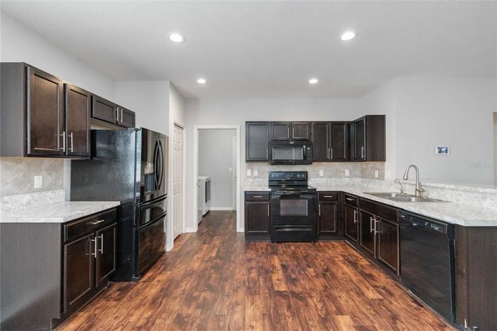 Image No.15-3 Bed House for sale