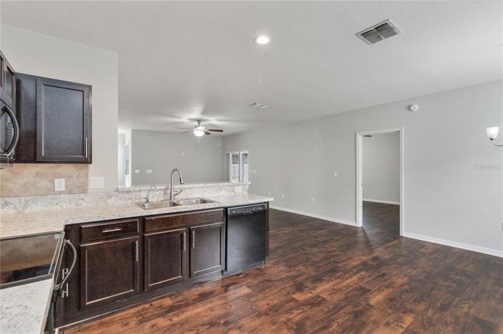 Image No.18-3 Bed House for sale