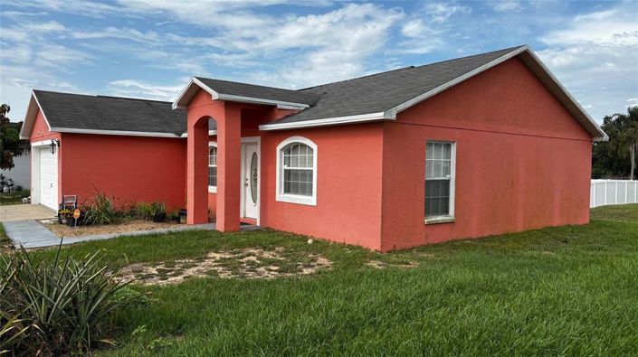 Image No.11-3 Bed House for sale