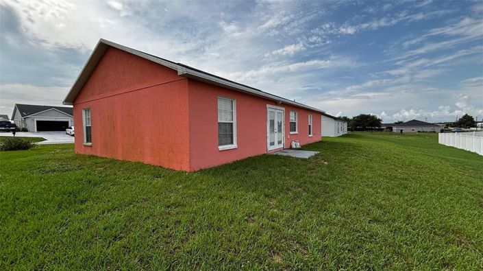 Image No.10-3 Bed House for sale