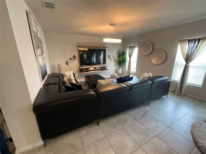 Image No.12-4 Bed House for sale