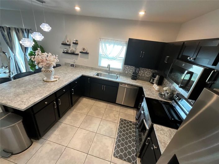 Image No.18-4 Bed House for sale