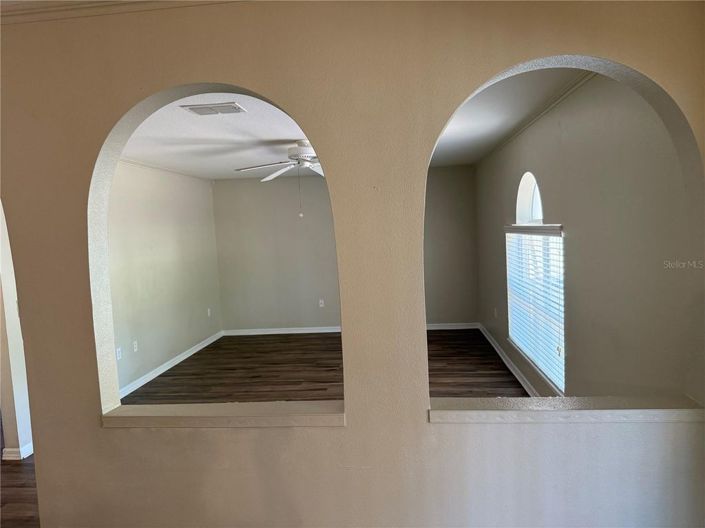 Image No.17-4 Bed House for sale