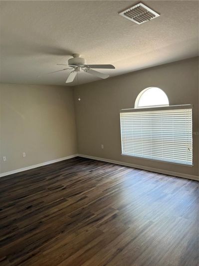 Image No.20-4 Bed House for sale