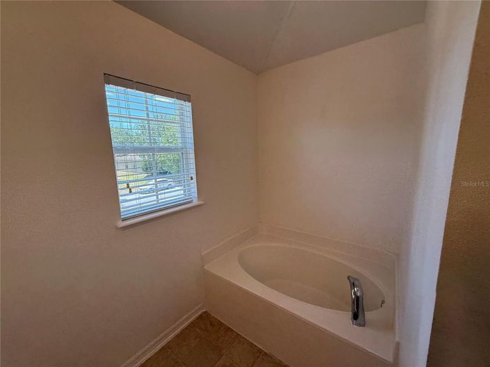 Image No.32-4 Bed House for sale