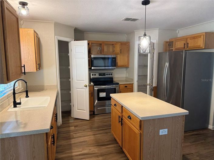 Image No.36-4 Bed House for sale