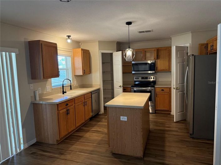 Image No.37-4 Bed House for sale